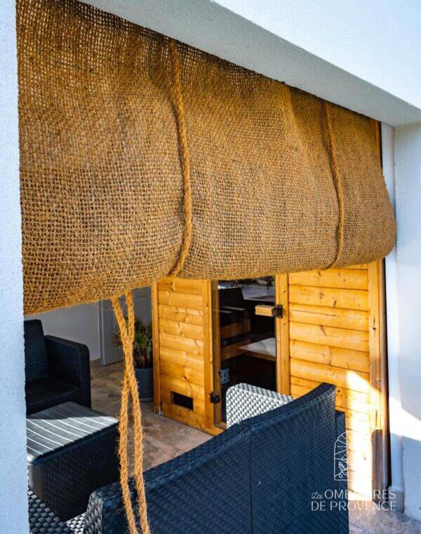 Store enrouleur en coco pour plage