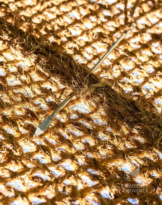 Stainless steel needle for coconut fiber