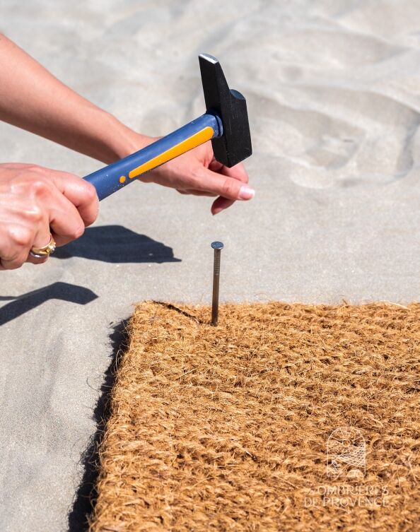 Fixation chemin en coco pur plage