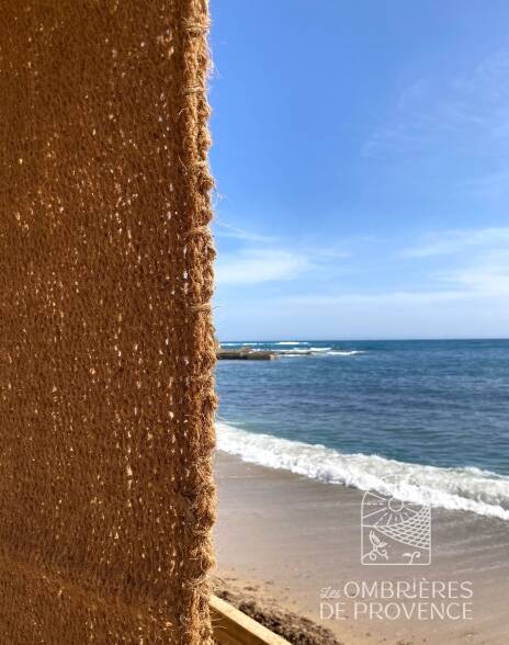 Brise vue et vent en coco pour plage