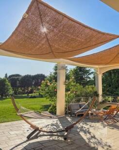 Toldo COCO ROBUSTA con cuatro puntos de fijación