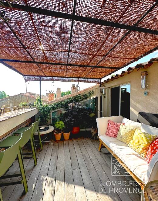 Toile d'ombrage pour grande pergola