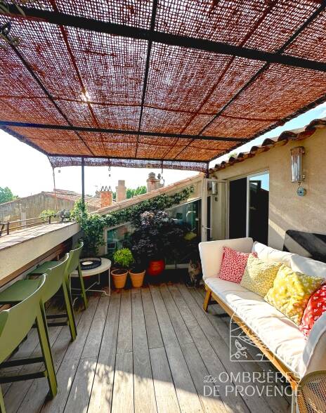 Toile d'ombrage pour grande pergola