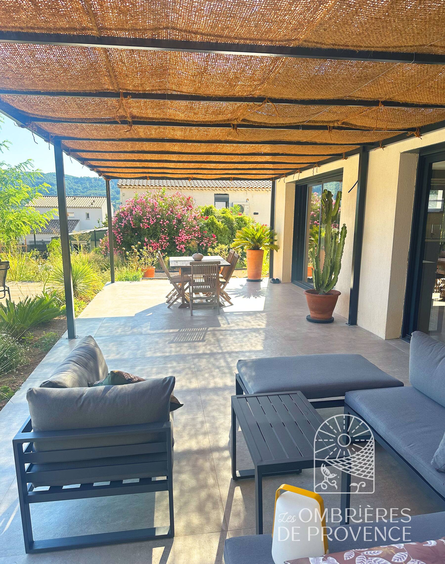 Toile d'ombrage en coco pour grande pergola