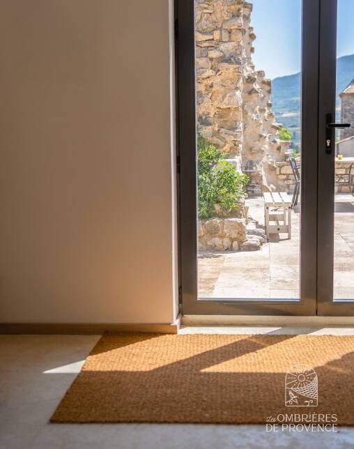 Coco latex entrée de maison