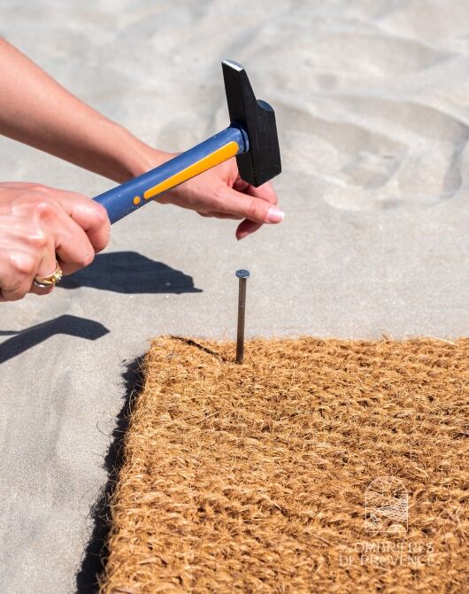 Fixation chemin en coco pur plage